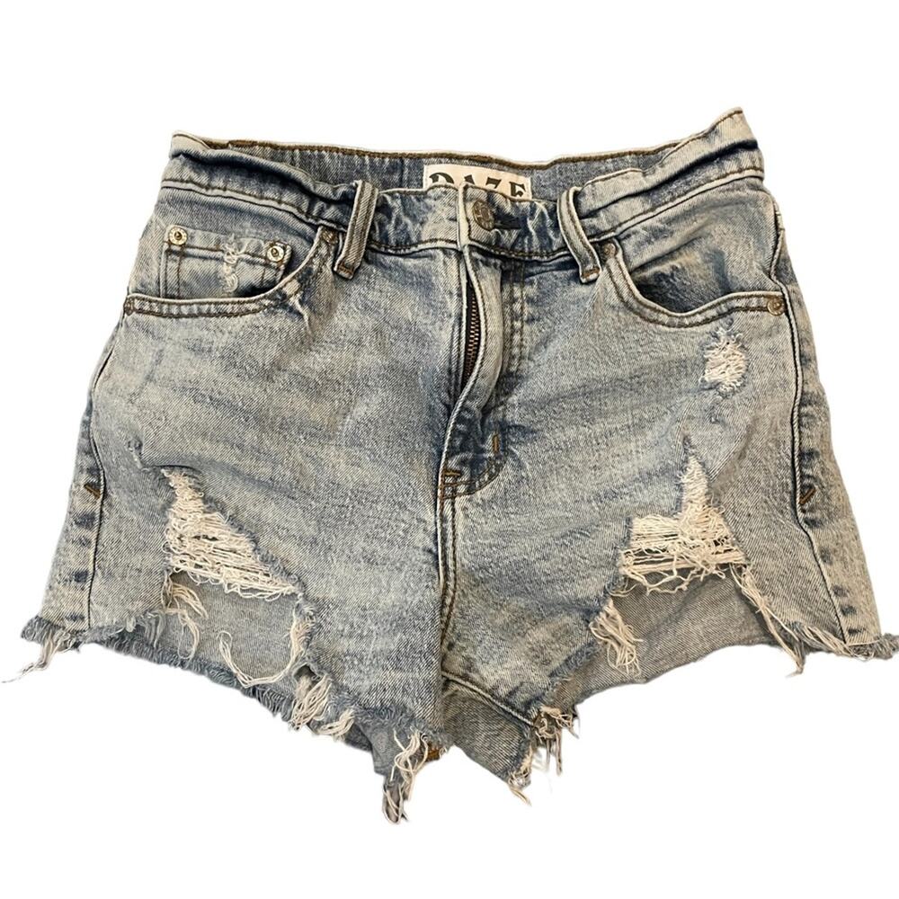 Daze Women Size 24 High Waist Distressed Cut Off Shorts